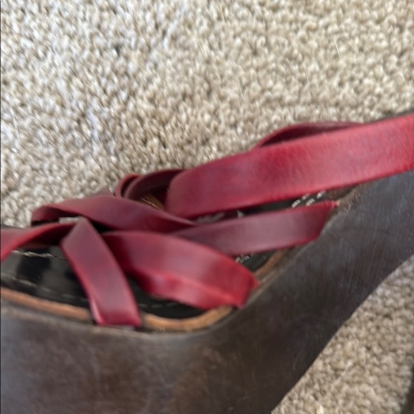 KORS Michael Kors Red Platform Sandals with wooden platform - Picture 11 of 15